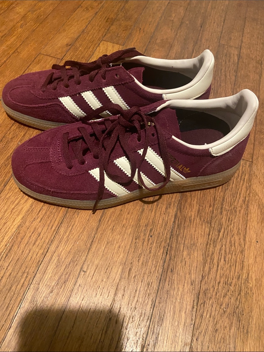 adidas handball spezial  suede sneakers in maroon and White - Picture 2 of 4